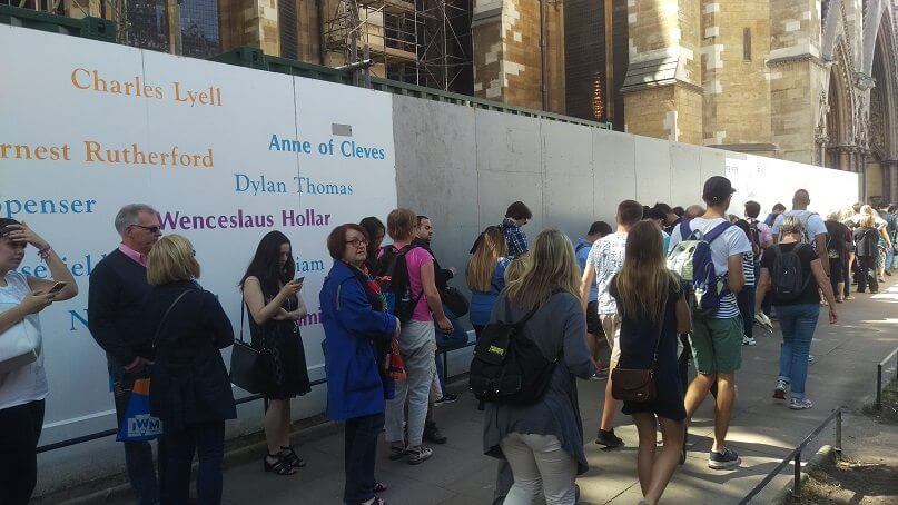 Queues at Westminster Abbey